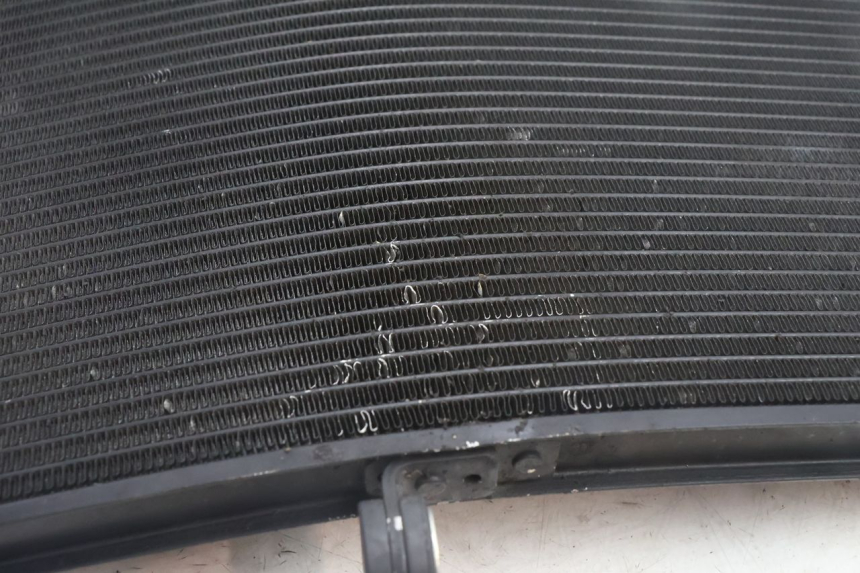 photo de RADIATEUR YAMAHA FZ8 800 (2010 - 2016) - Détails caractéristiques