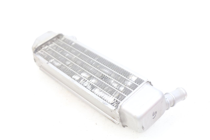 photo de RADIATEUR GAUCHE PEUGEOT LUDIX BLASTER 50 (2006 - 2014) - Points de fixation