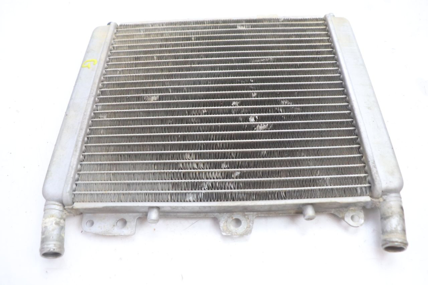 photo de RADIATEUR GAUCHE BOOM TRIKE FUN 500 (2004 - 2010) - Points de fixation