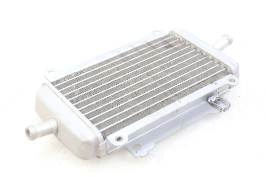 photo de RADIATEUR GAUCHE PIAGGIO VESPA GTS SUPER IE 125 (2009 - 2016) - Autre angle de vue