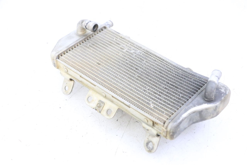 photo de RADIATEUR GAUCHE YAMAHA YZ-F YZF 250 (2007 - 2013) - Gros plan technique