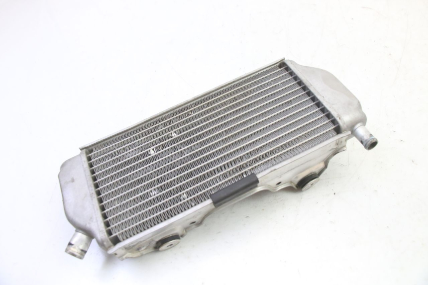 photo de RADIATEUR GAUCHE YAMAHA YZF YZ-F 450 (2014 - 2016) - Détail de la pièce