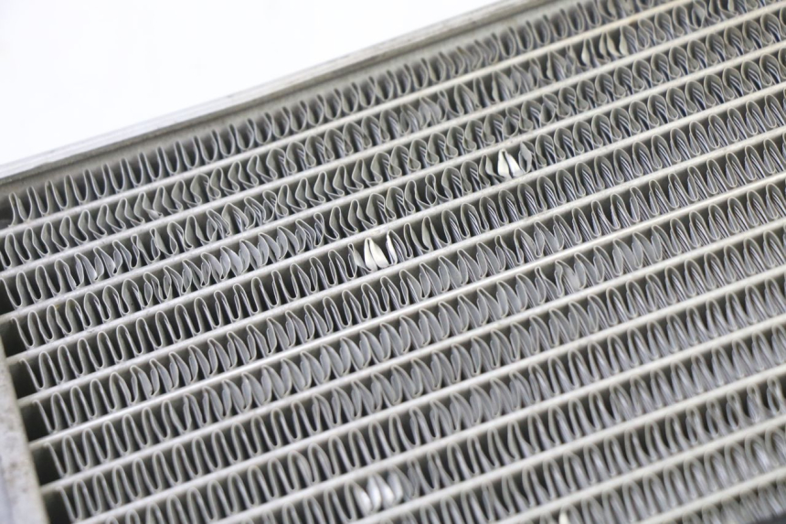 photo de RADIATEUR GAUCHE YAMAHA YZF YZ-F 450 (2014 - 2016) - Zoom état d’usage