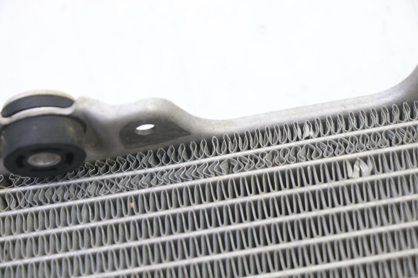 photo de RADIATEUR GAUCHE YAMAHA YZF YZ-F 450 (2014 - 2016) - État de surface