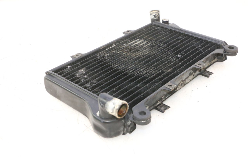 photo de RADIATEUR KAWASAKI GPX F ZX750F 750 (1986 - 1990) - Gros plan technique