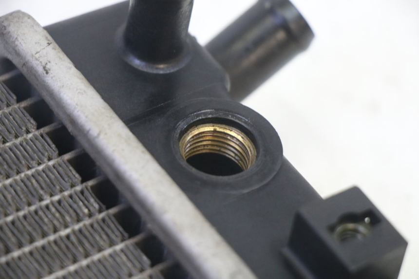 photo de RADIATEUR KYMCO GRAND DINK 125 (2002 - 2007) - État de surface