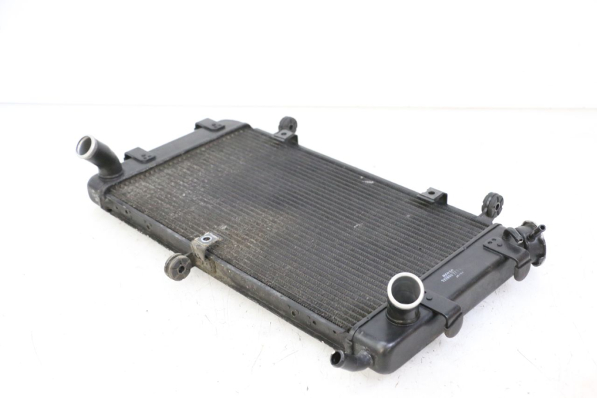 photo de RADIATEUR SUZUKI GSR 750 (2011 - 2017) - Gros plan technique