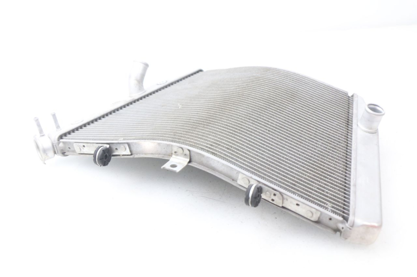 photo de RADIATEUR SUZUKI GSX-R GSXR K16 1000 (2012 - 2016) - Gros plan technique