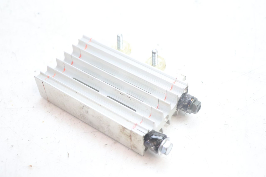 photo de RADIATEUR HUILE MINI MX DRIFT 150 - Autre angle de vue