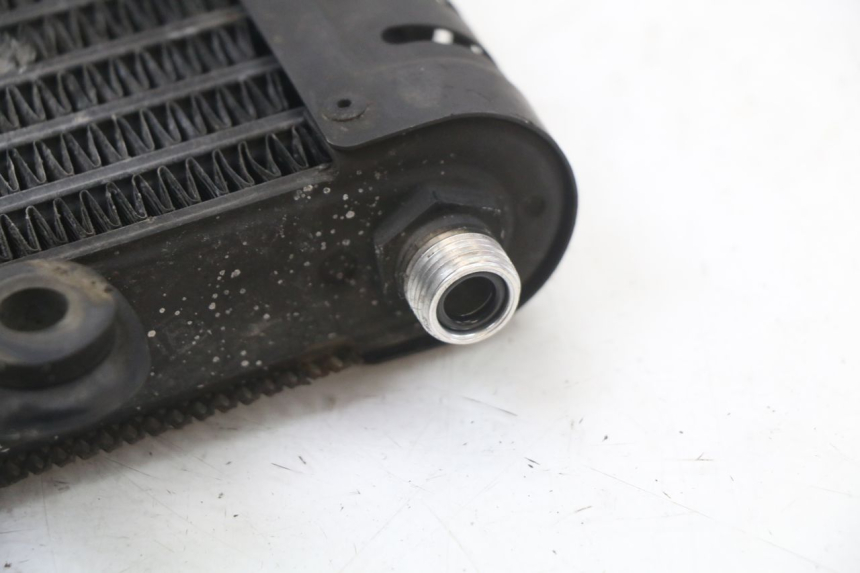 photo de RADIATEUR HUILE KAWASAKI ZR7 ZR-7 S 750 (1999 - 2004) - Gros plan technique