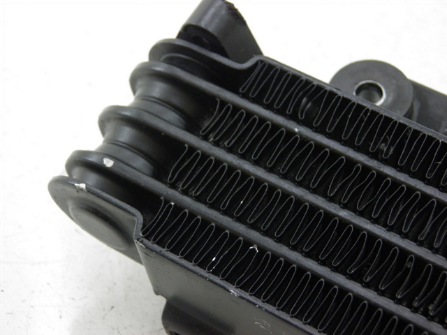 photo de RADIATEUR HUILE KYMCO QUANNON NAKED 125 (2010) - Autre angle de vue
