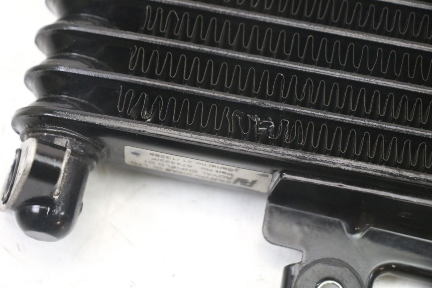 photo de RADIATEUR HUILE ROYAL ENFIELD HYMALAYAN 410 (2016 - 2023) - Détail de la pièce