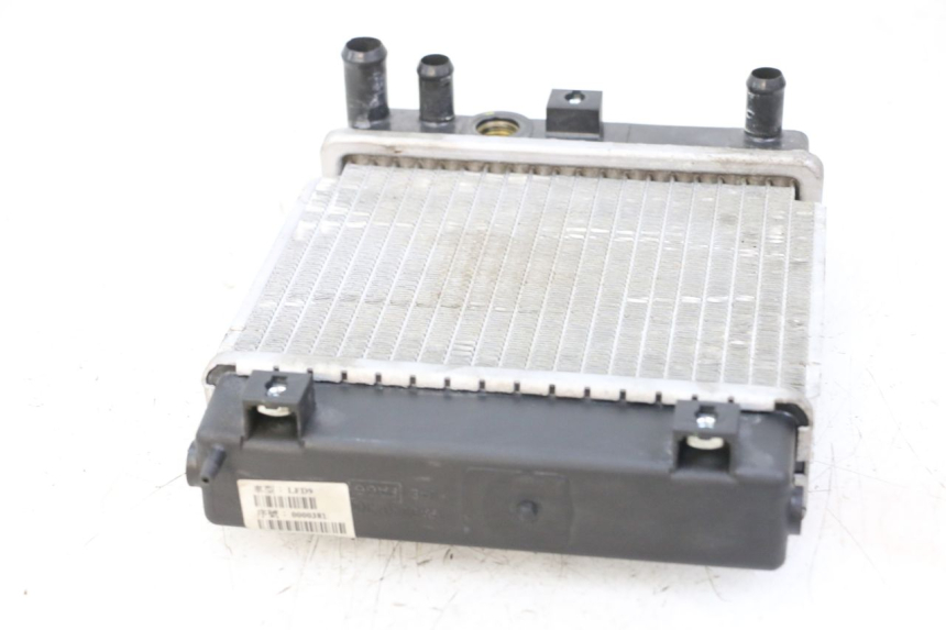 photo de RADIATEUR KYMCO GRAND DINK 125 (2008 - 2014) - Gros plan technique