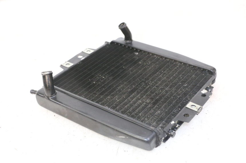 photo de RADIATEUR PIAGGIO MP3 LT 400 (2007 - 2012) - Points de fixation