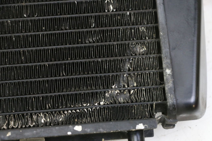 photo de RADIATEUR PIAGGIO MP3 RL 250 (2006 - 2010) - État de surface