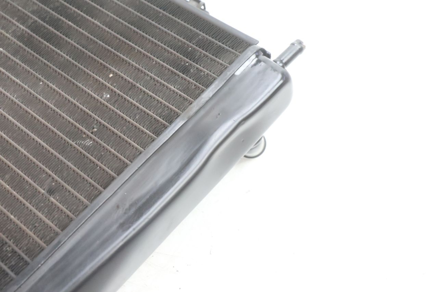 photo de RADIATEUR PIAGGIO MP3 500 (2016 - 2018) - Détails caractéristiques