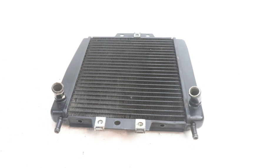 photo de RADIATEUR PIAGGIO MP3 500 (2016 - 2018) - Autre angle de vue