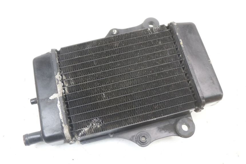 photo de RADIATEUR HONDA NES AROBASE 125 (2000 - 2003) - Vue d’ensemble