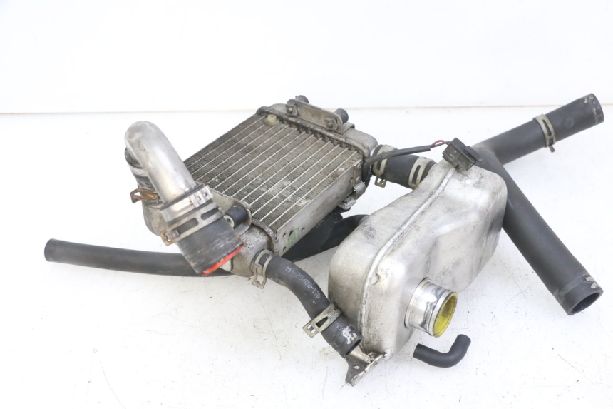 photo de RADIATEUR PEUGEOT SATELIS COMPRESSOR K15 125 (2006 - 2009) - Détail de la pièce