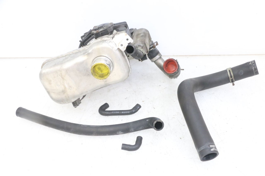 photo de RADIATEUR PEUGEOT SATELIS COMPRESSOR K15 125 (2006 - 2009) - Gros plan technique