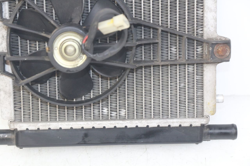 photo de RADIATEUR PEUGEOT SATELIS 125 (2010 - 2012) - Gros plan technique