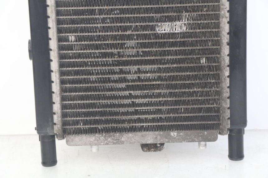photo de RADIATEUR PEUGEOT SATELIS 125 (2010 - 2012) - État de surface