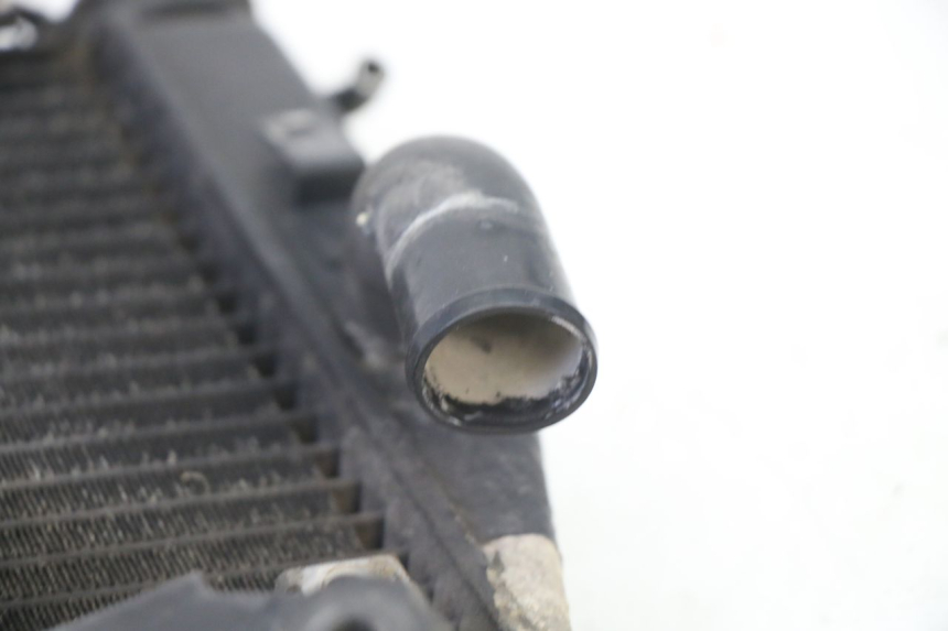 photo de RADIATEUR HONDA ST PAN EUROPEAN 1300 (2002 - 2013) - Points de fixation