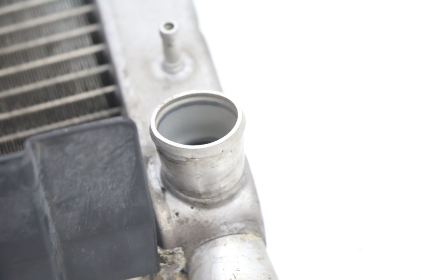 photo de RADIATEUR HONDA VFR FI RC46 800 (1998 - 2001) - Vue rapprochée