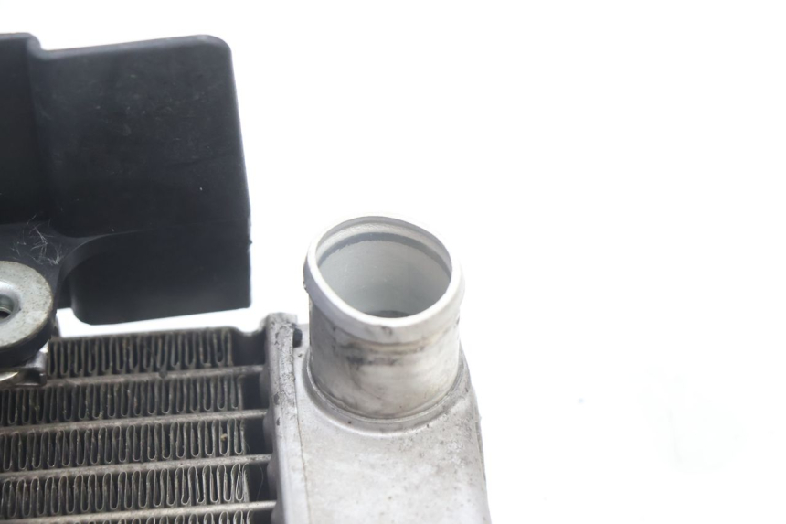 photo de RADIATEUR HONDA VFR FI RC46 800 (1998 - 2001) - Points de fixation