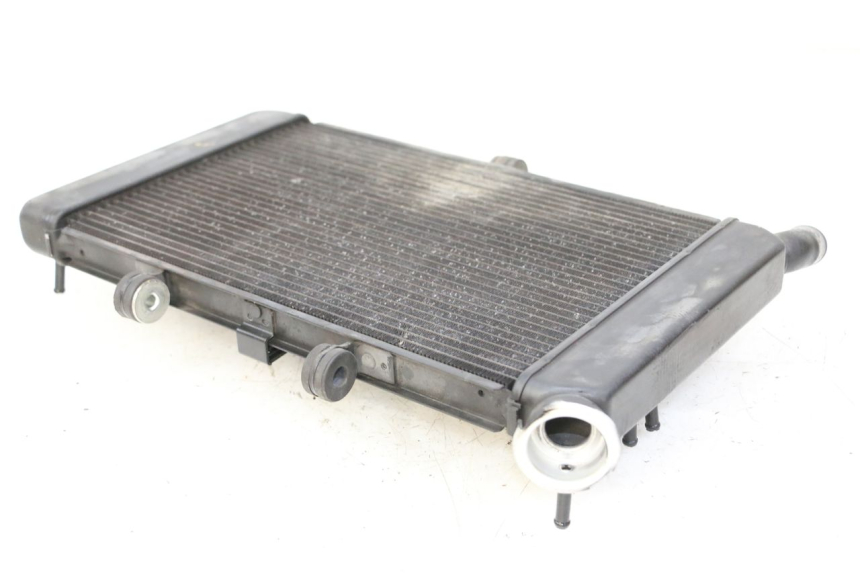 photo de RADIATEUR YAMAHA XJ6 ABS 600 (2008 - 2016) - Gros plan technique