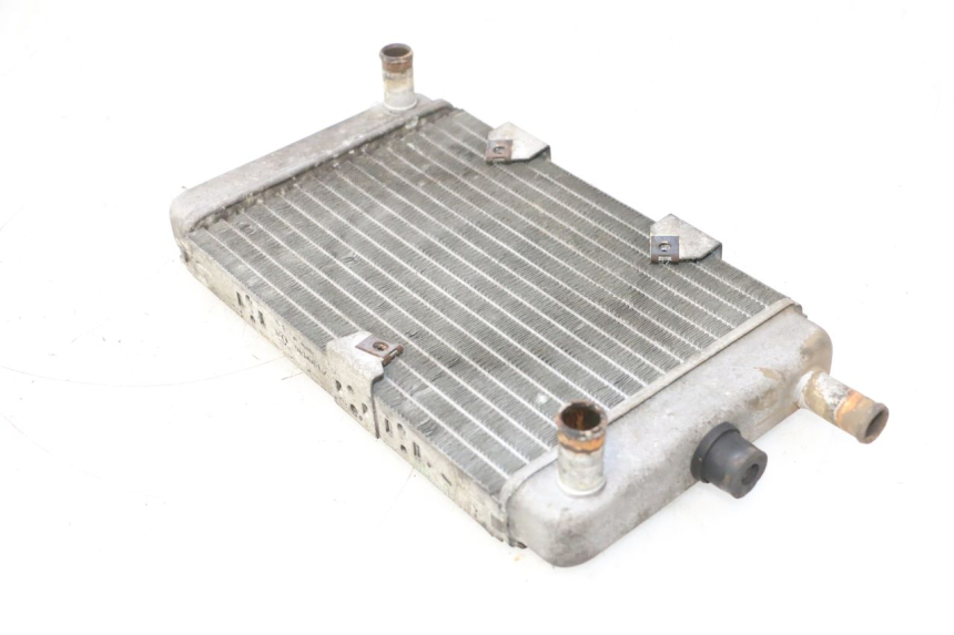 photo de RADIATEUR YAMAHA YP MAJESTY 125 (1998 - 2001) - Marquages et références