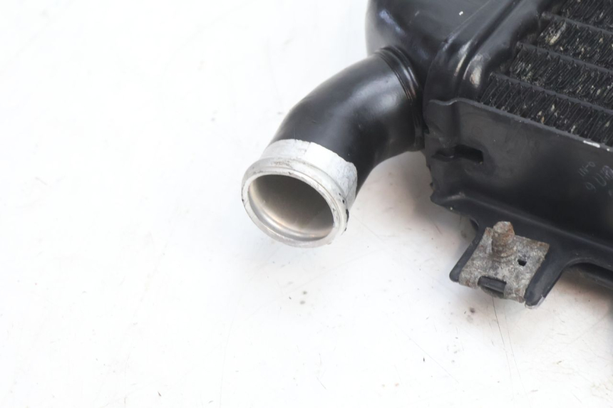 photo de RADIATEUR KAWASAKI ZZR 600 (1995 - 2004) - Points de fixation