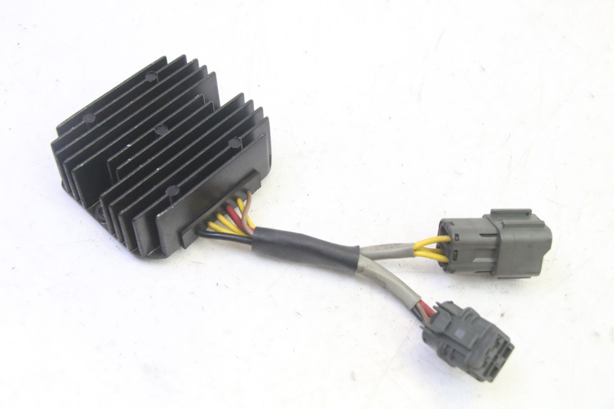 photo de REGULATEUR CHARGE QUADRO 4 4D 350 (2015 - 2018) - Autre angle de vue
