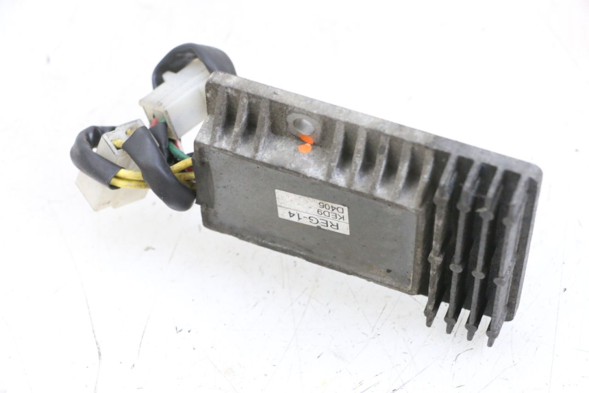 photo de REGULATEUR CHARGE ADIVA AD3 300 (2014 - 2020) - Détail de la pièce