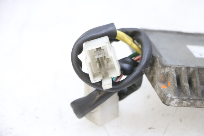 photo de REGULATEUR CHARGE ADIVA AD3 300 (2014 - 2020) - Gros plan technique