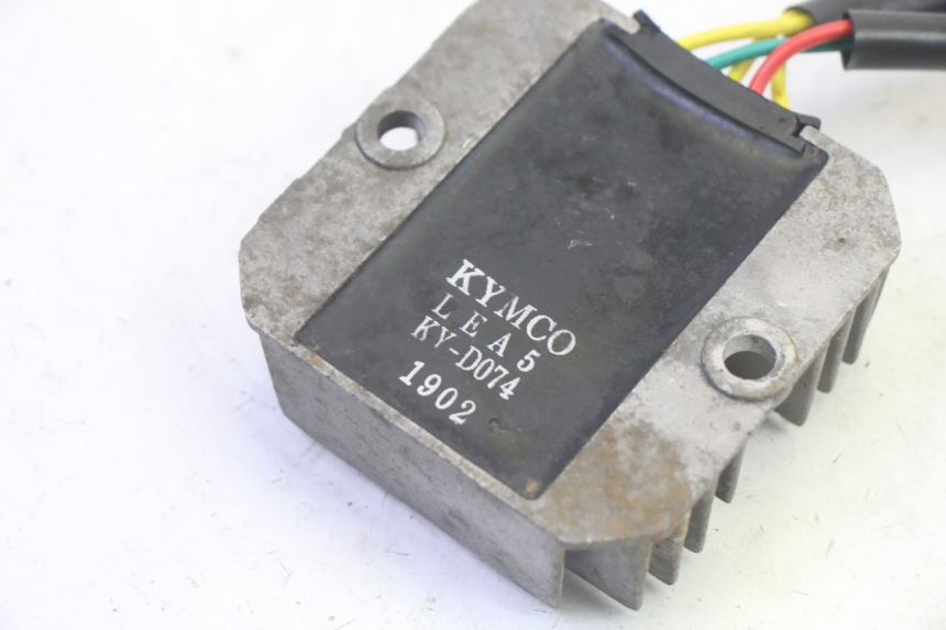 photo de REGULATEUR CHARGE KYMCO AGILITY 16+ 4T 50 (2018 - 2023) - Zoom état d’usage
