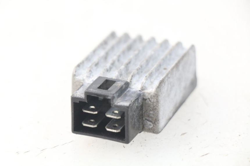 photo de REGULATEUR CHARGE KYMCO AGILITY 4T 50 (2005 - 2018) - Détail de la pièce