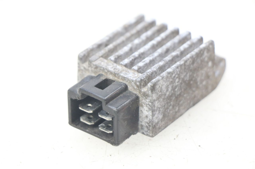 photo de REGULATEUR CHARGE KYMCO AGILITY 4T 50 (2005 - 2018) - Détail de la pièce