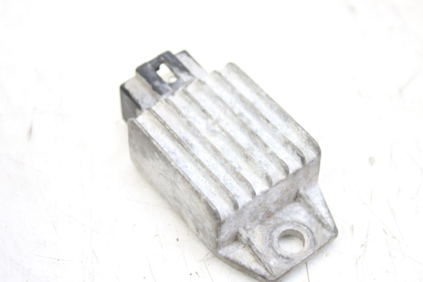 photo de REGULATEUR CHARGE KYMCO AGILITY 4T 50 (2005 - 2018) - Autre angle de vue