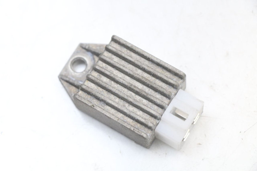 photo de REGULATEUR CHARGE KYMCO AGILITY 4T 50 (2005 - 2018) - Vue principale