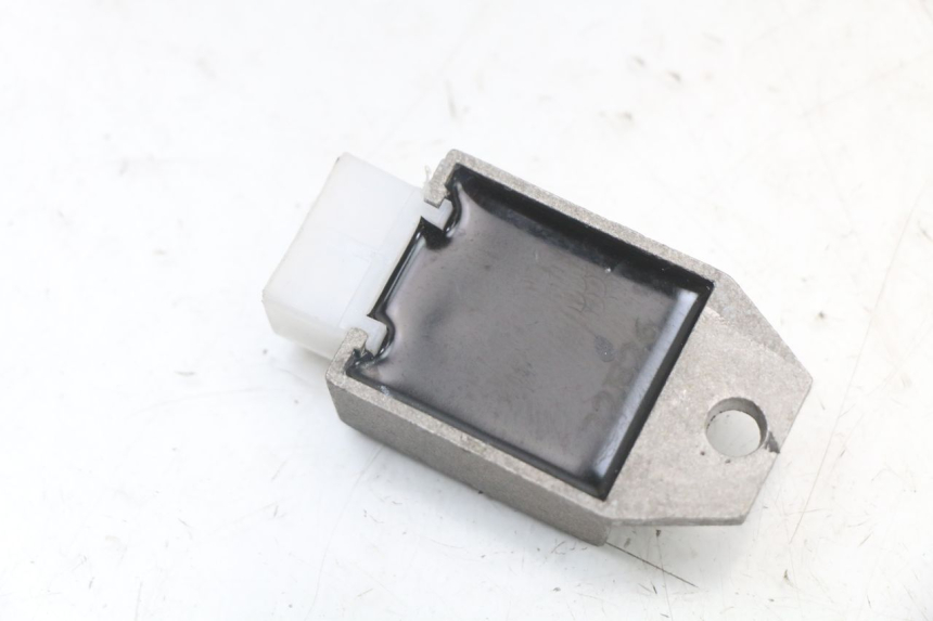 photo de REGULATEUR CHARGE KYMCO AGILITY 4T 50 (2005 - 2018) - Zoom état d’usage