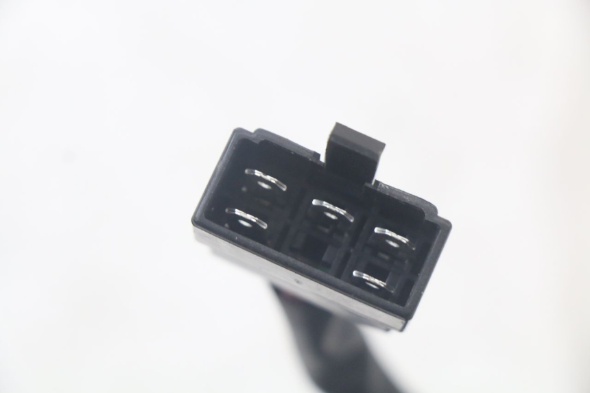 photo de REGULATEUR CHARGE KYMCO AGILITY 4T 50 (2018 - 2022) - Gros plan technique