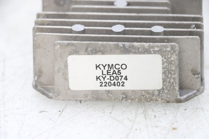 photo de REGULATEUR CHARGE KYMCO AGILITY 4T 50 (2018 - 2022) - Détail de la pièce