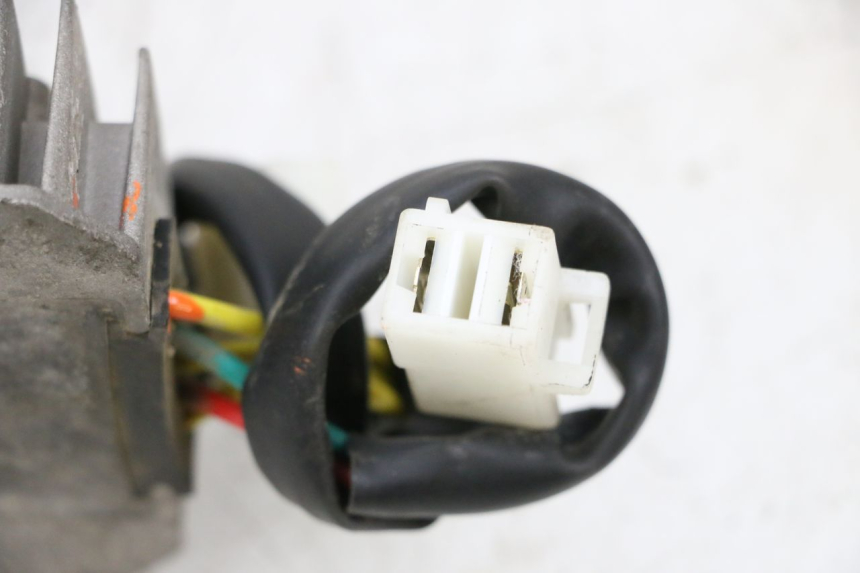 photo de REGULATEUR CHARGE KYMCO AGILITY 4T 50 (2018 - 2022) - Autre angle de vue