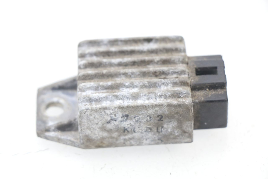 photo de REGULATEUR CHARGE KYMCO AGILITY 125 (2005 - 2010) - Autre angle de vue