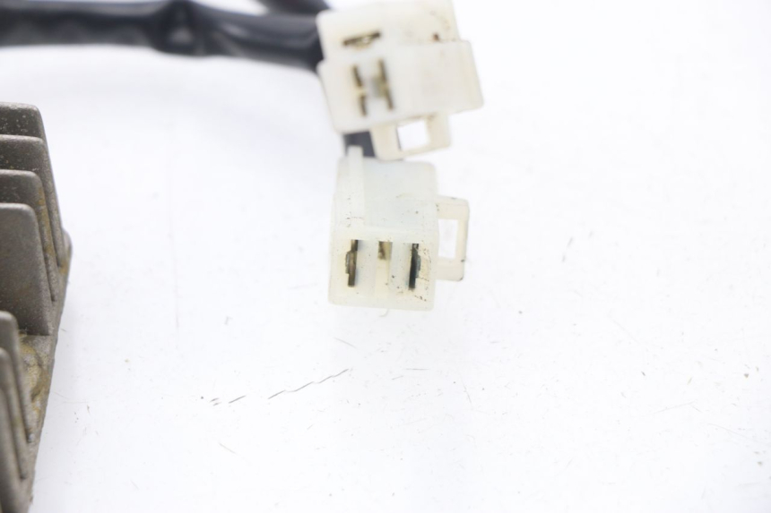 photo de REGULATEUR CHARGE KYMCO AGILITY CITY 16P 125 (2015 - 2021) - Vue d’ensemble