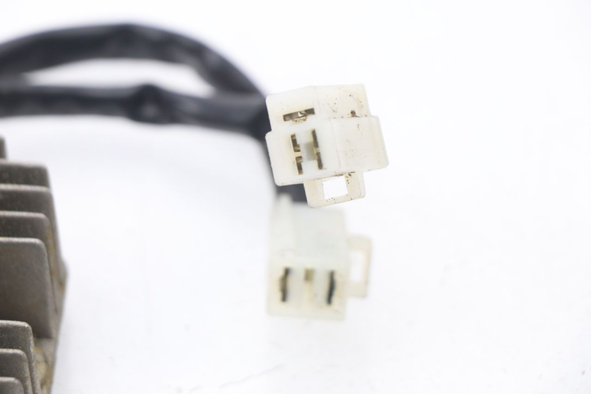 photo de REGULATEUR CHARGE KYMCO AGILITY CITY 16P 125 (2015 - 2021) - Points de fixation