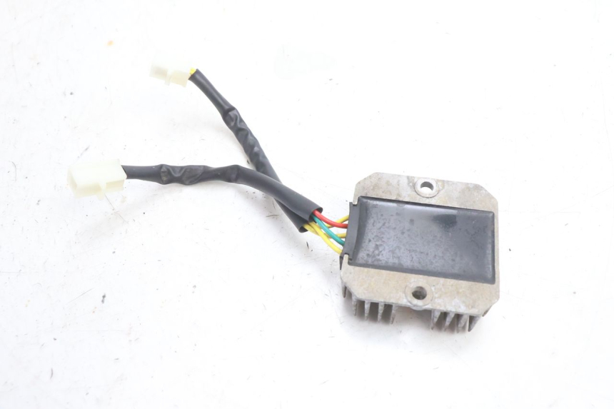 photo de REGULATEUR CHARGE KYMCO AGILITY CITY 16P 125 (2015 - 2024) - Gros plan technique