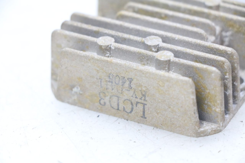 photo de REGULATEUR CHARGE KYMCO AGILITY CITY 2T 50 (2008 - 2016) - Gros plan technique