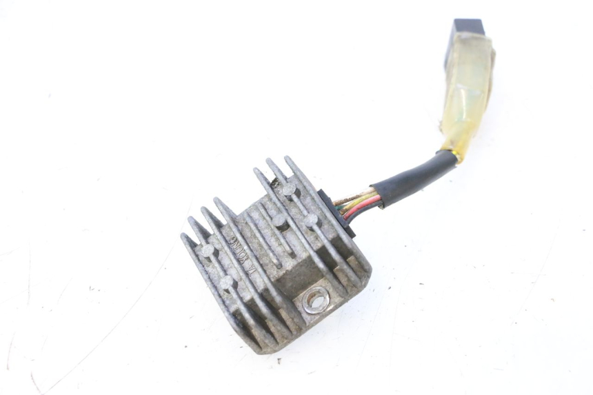 photo de REGULATEUR CHARGE KYMCO AGILITY FR 2T 50 (2012 - 2017) - Points de fixation